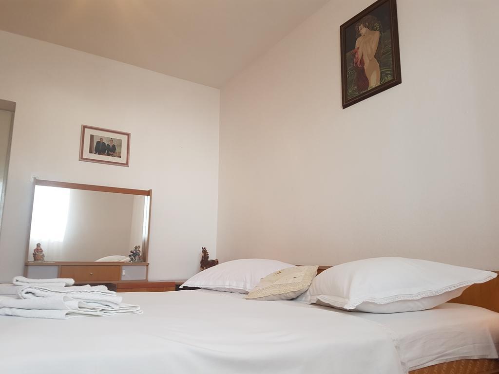 Apartments Coko Omiš Eksteriør bilde